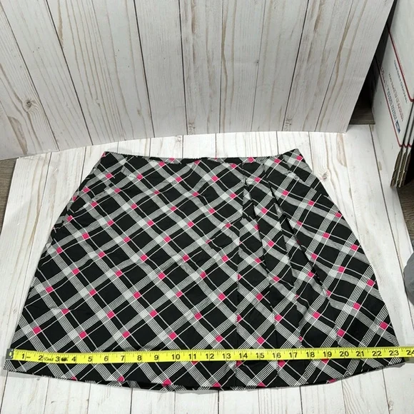 NWT - Lady Hagen golf skort - Picture 9 of 11